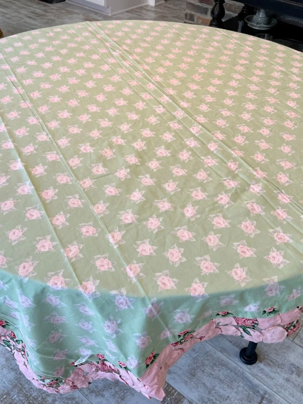 Two's Company Primrose YoYo Flowers Tablecloth